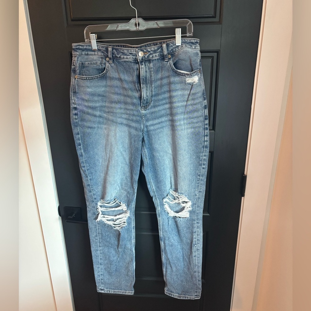 American Eagle Outfitters Medium Wash Distressed Mom Jean